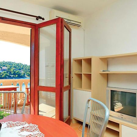 Cozy Apartment In Smokvica With Kitchen Brna Eksteriør billede