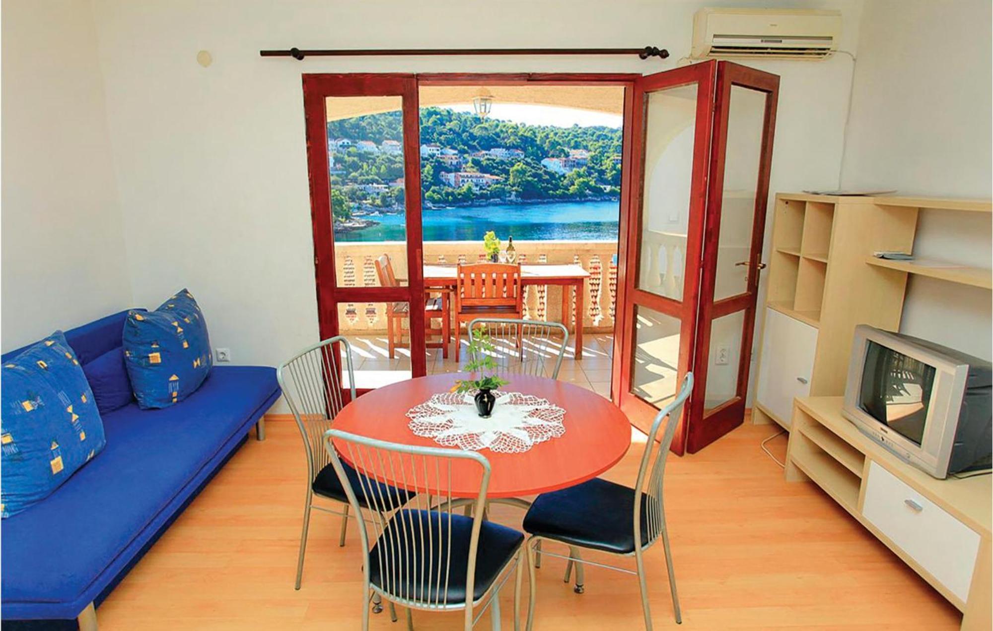 Cozy Apartment In Smokvica With Kitchen Brna Eksteriør billede